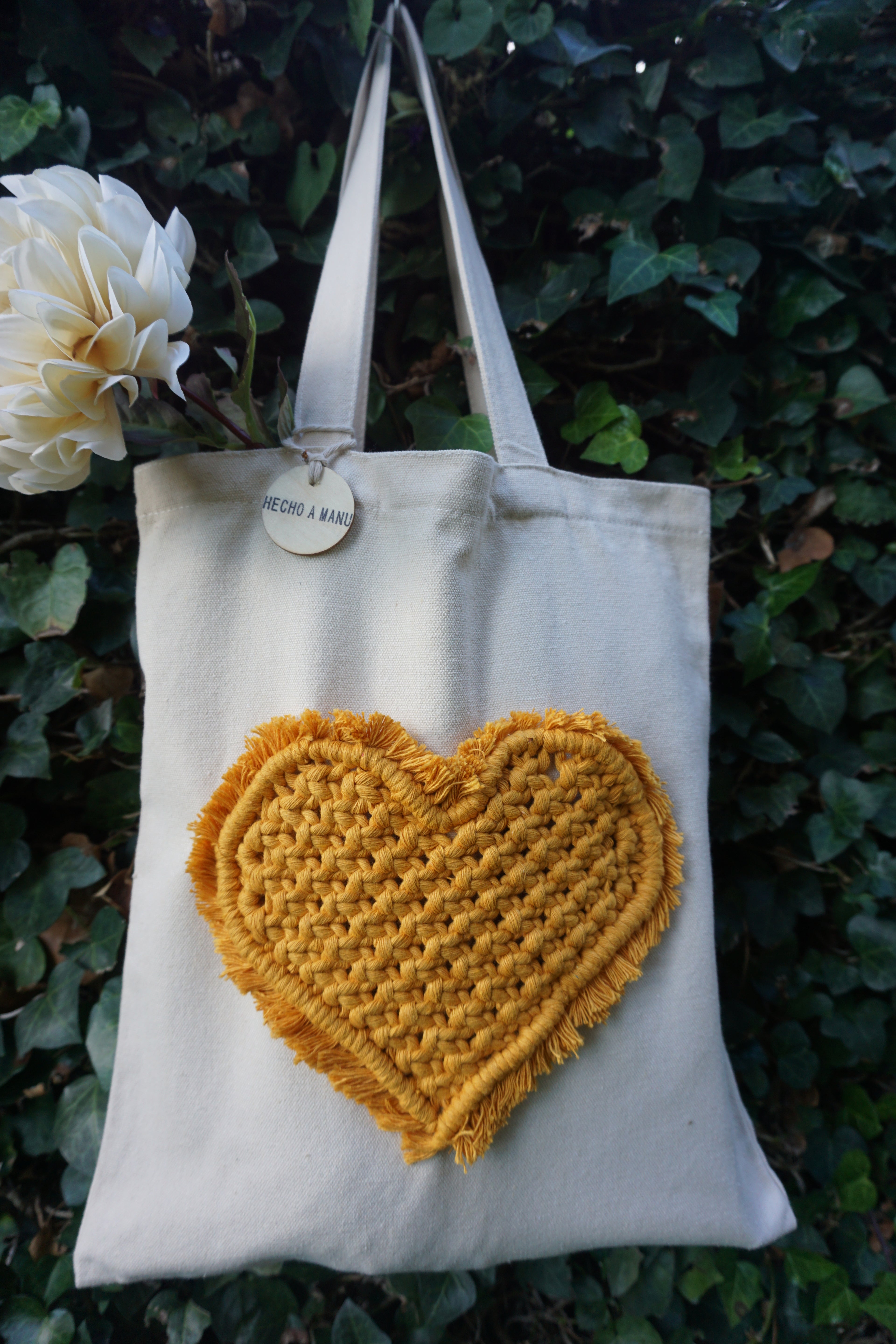 TOTE BAG CORAZÓN COLOR MOSTAZA