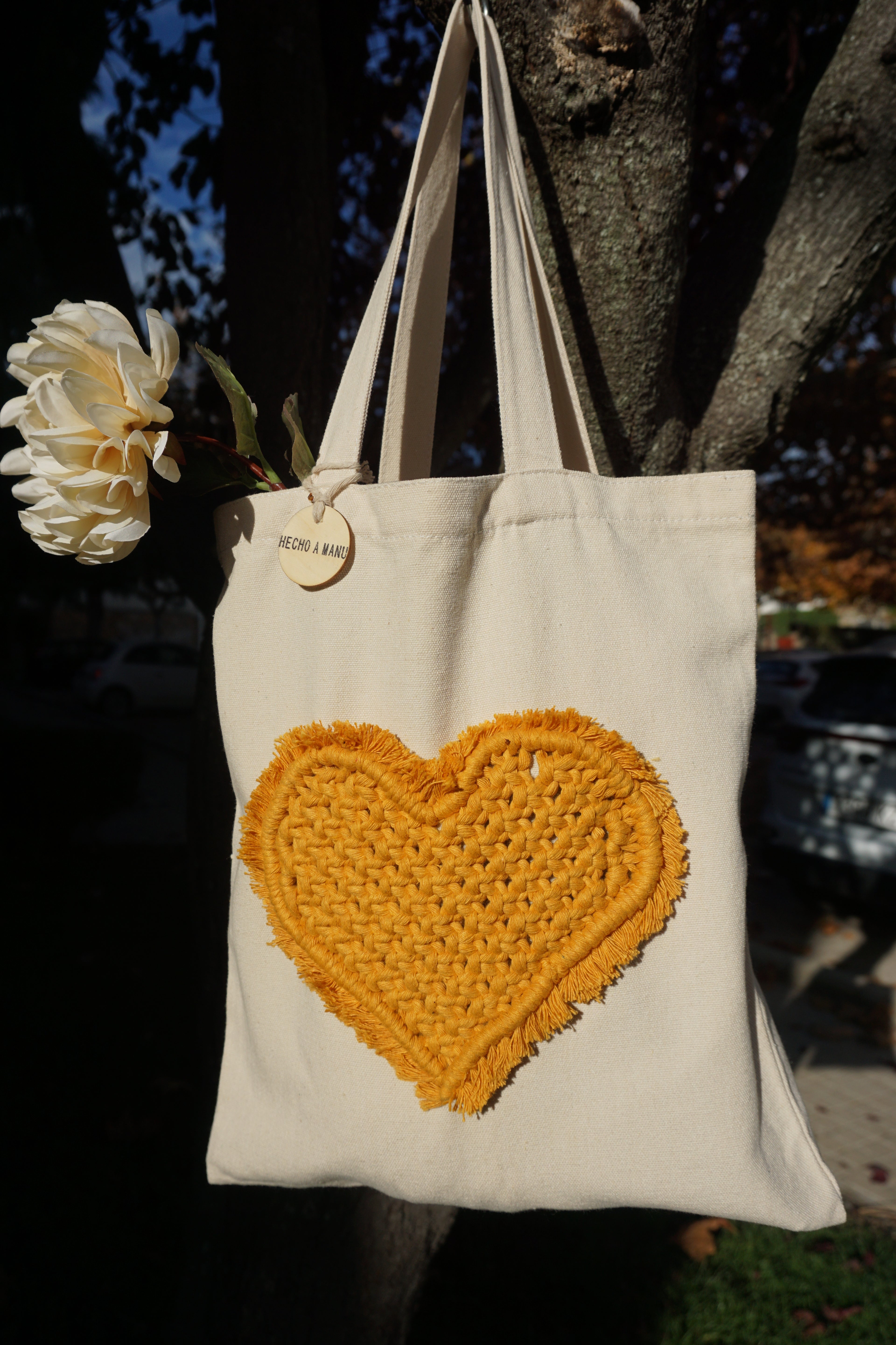 TOTE BAG CORAZÓN COLOR MOSTAZA