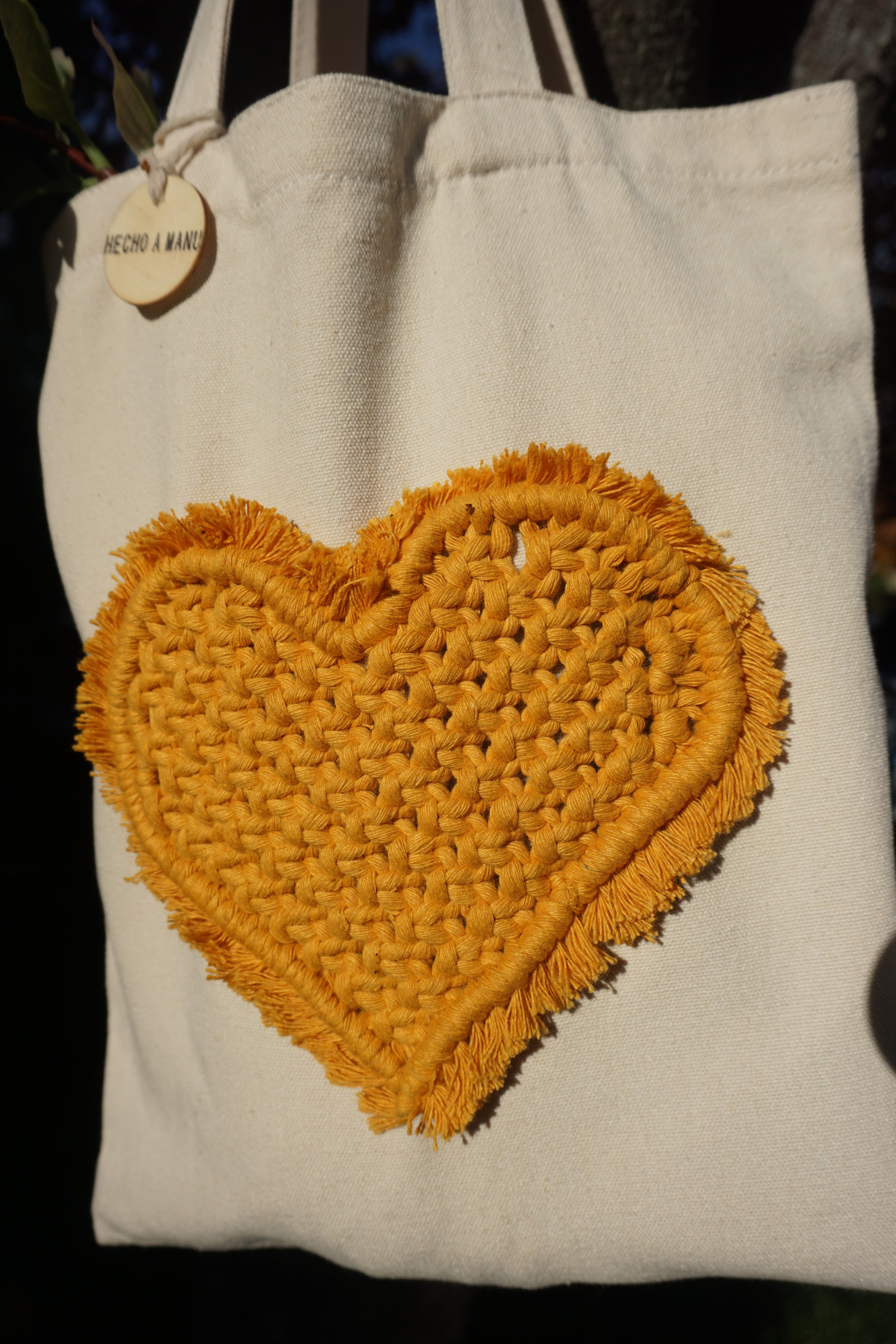 TOTE BAG CORAZÓN COLOR MOSTAZA